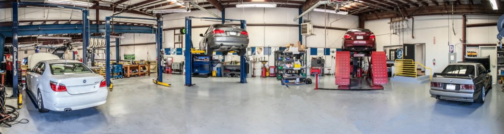 Panoramic View of Ryan GMW Auto Repair Shop